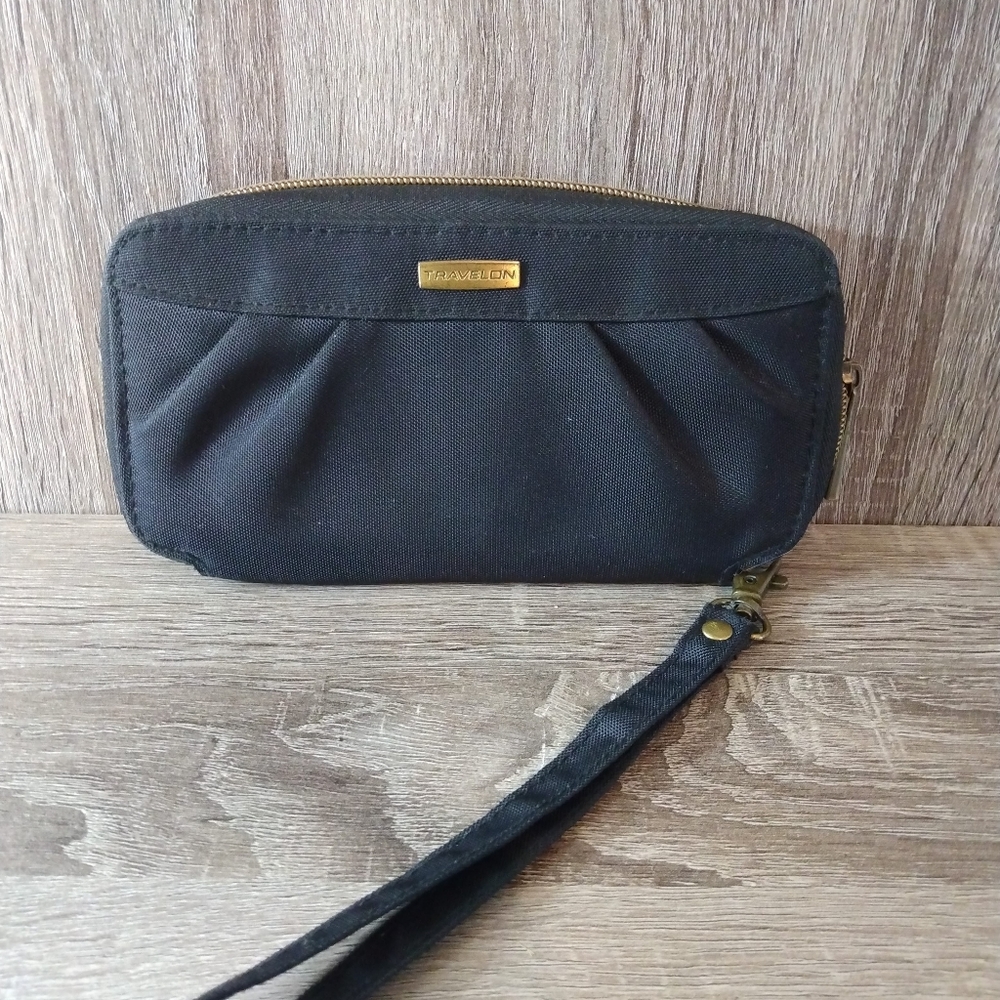 Travelon Black/Gold Ruched Wristlet